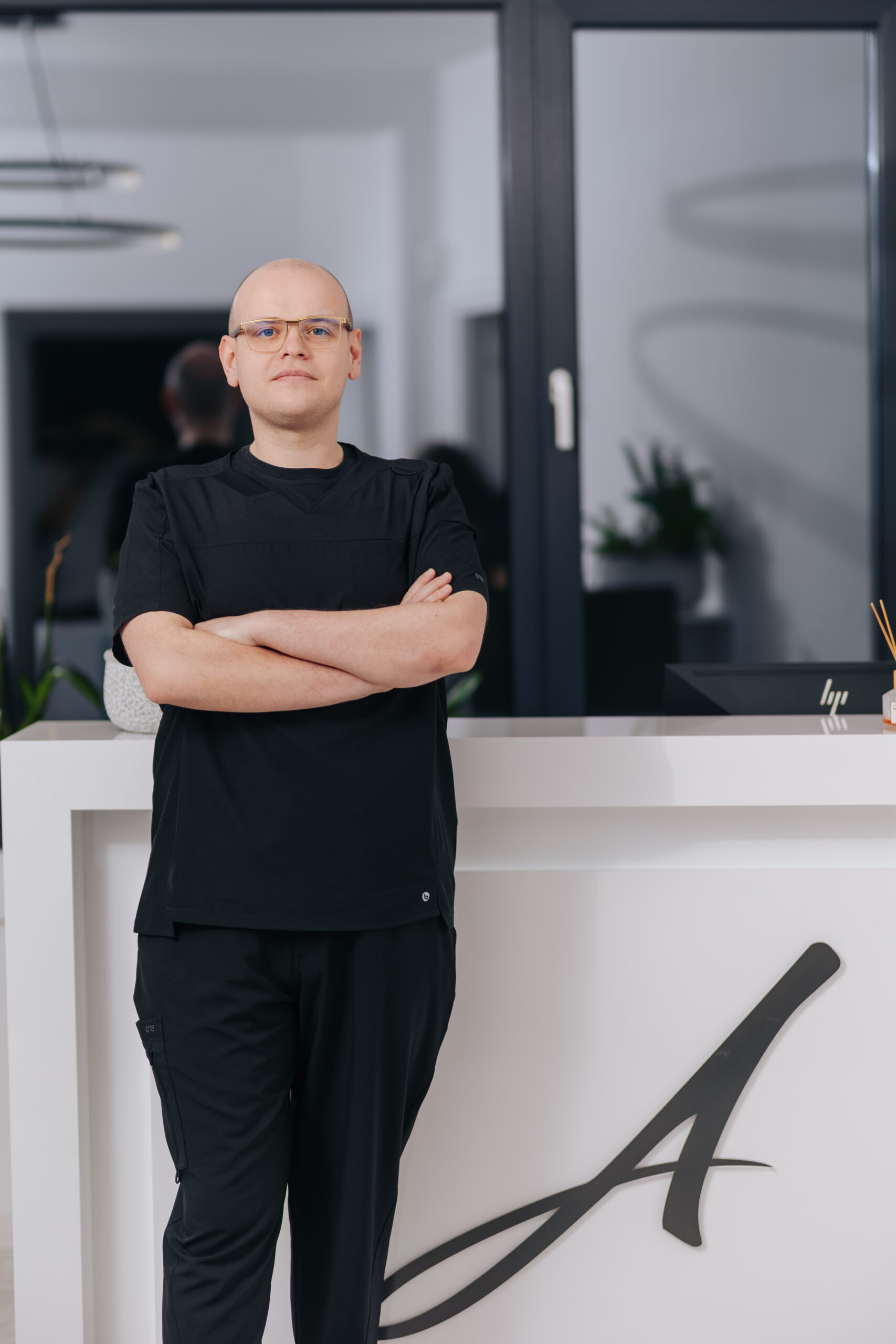 Доц. Д-р Попов